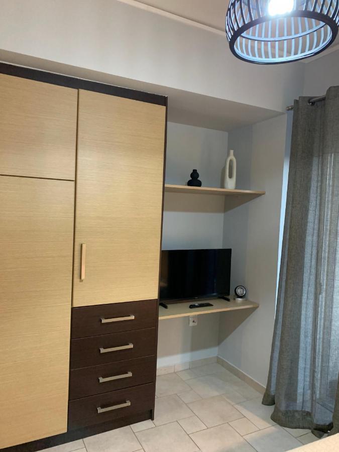 Hommie Apartment Amaliada Екстер'єр фото