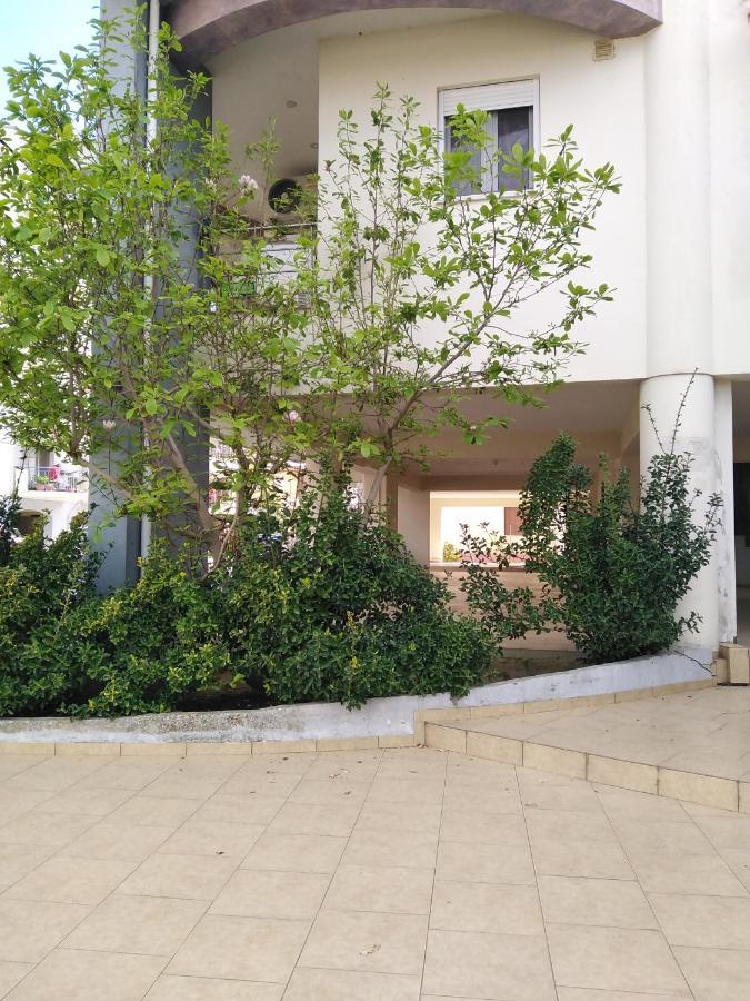 Hommie Apartment Amaliada Екстер'єр фото